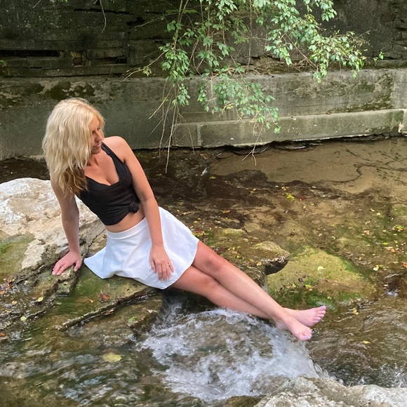 Meet your Posher, Megan - Picture 7 of 8